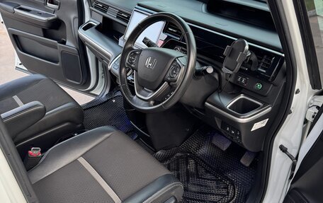 Honda Stepwgn IV, 2018 год, 2 700 000 рублей, 7 фотография