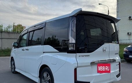Honda Stepwgn IV, 2018 год, 2 700 000 рублей, 21 фотография