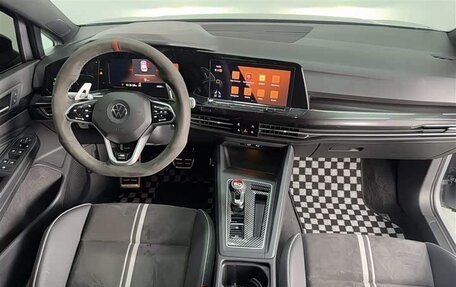Volkswagen Golf VIII, 2023 год, 1 690 000 рублей, 14 фотография