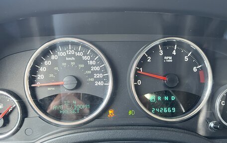Jeep Liberty (Patriot), 2012 год, 1 100 000 рублей, 9 фотография