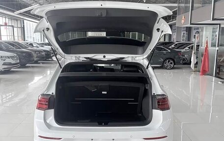 Volkswagen Golf VIII, 2022 год, 1 640 000 рублей, 7 фотография