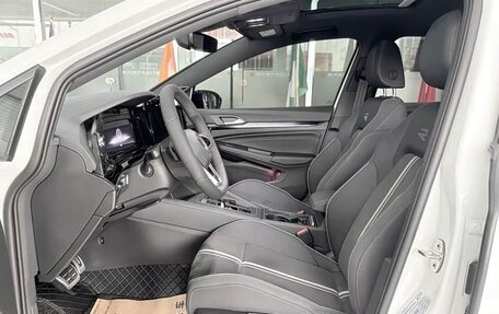 Volkswagen Golf VIII, 2022 год, 1 640 000 рублей, 9 фотография