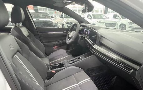 Volkswagen Golf VIII, 2022 год, 1 640 000 рублей, 12 фотография