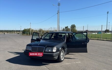 Mercedes-Benz E-Класс, 1992 год, 395 000 рублей, 4 фотография