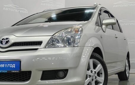 Toyota Corolla Verso I, 2006 год, 800 000 рублей, 23 фотография