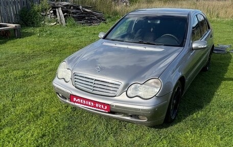 Mercedes-Benz C-Класс, 2003 год, 460 000 рублей, 3 фотография