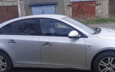Chevrolet Cruze II, 2011 год, 650 000 рублей, 3 фотография