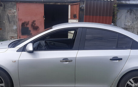 Chevrolet Cruze II, 2011 год, 650 000 рублей, 2 фотография