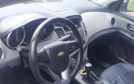Chevrolet Cruze II, 2011 год, 650 000 рублей, 4 фотография