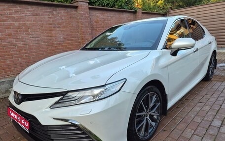 Toyota Camry, 2021 год, 3 900 000 рублей, 1 фотография