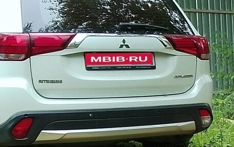 Mitsubishi Outlander III рестайлинг 3, 2017 год, 2 000 000 рублей, 1 фотография