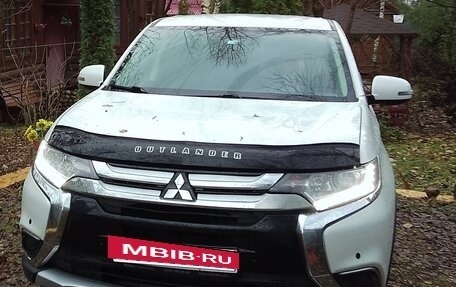 Mitsubishi Outlander III рестайлинг 3, 2017 год, 2 000 000 рублей, 7 фотография