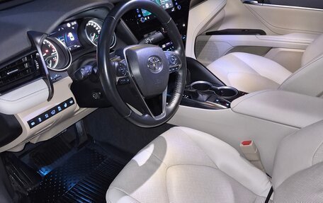 Toyota Camry, 2021 год, 3 900 000 рублей, 15 фотография