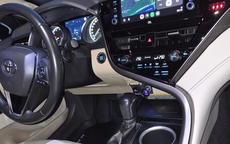 Toyota Camry, 2021 год, 3 900 000 рублей, 19 фотография