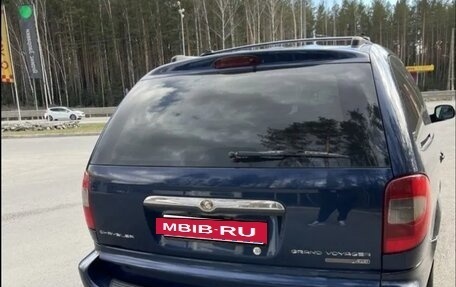 Chrysler Voyager IV, 2004 год, 900 000 рублей, 6 фотография