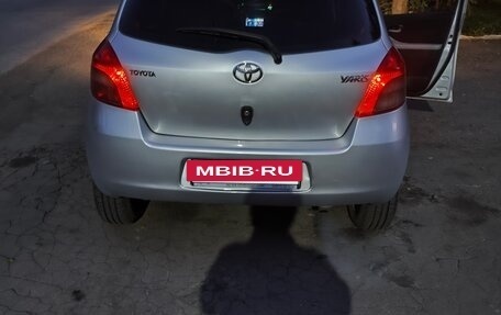 Toyota Yaris III рестайлинг, 2008 год, 620 000 рублей, 16 фотография