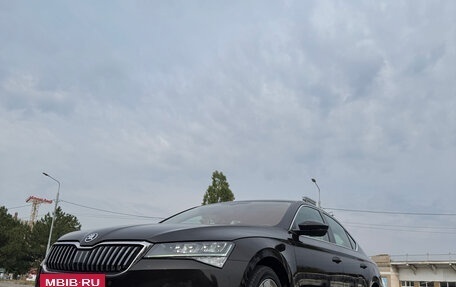 Skoda Superb III рестайлинг, 2021 год, 2 950 000 рублей, 2 фотография