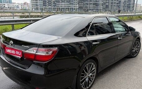 Toyota Camry, 2016 год, 1 990 000 рублей, 5 фотография