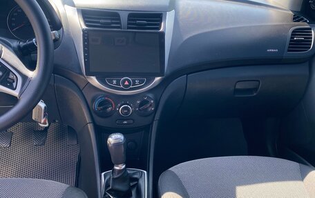 Hyundai Solaris II рестайлинг, 2013 год, 615 000 рублей, 8 фотография