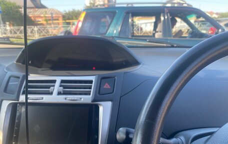 Toyota Vitz, 2005 год, 550 000 рублей, 10 фотография