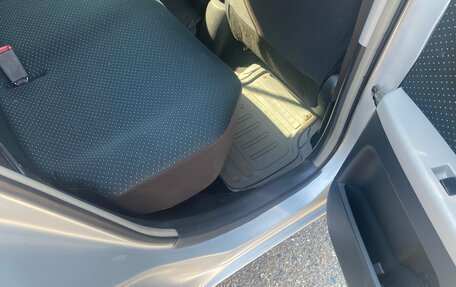Toyota Vitz, 2005 год, 550 000 рублей, 15 фотография