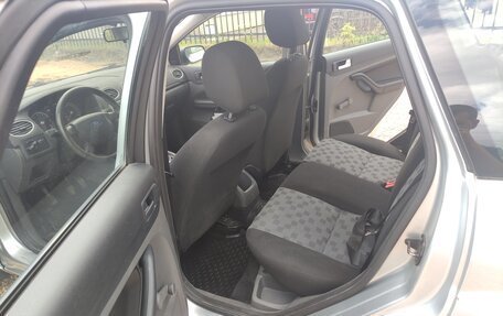 Ford Focus II рестайлинг, 2005 год, 335 000 рублей, 17 фотография