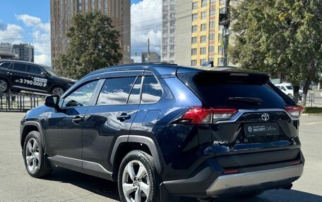Toyota RAV4, 2020 год, 2 790 000 рублей, 9 фотография
