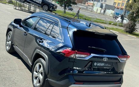 Toyota RAV4, 2020 год, 2 790 000 рублей, 11 фотография