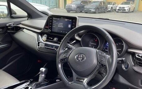 Toyota C-HR I рестайлинг, 2020 год, 2 450 000 рублей, 24 фотография