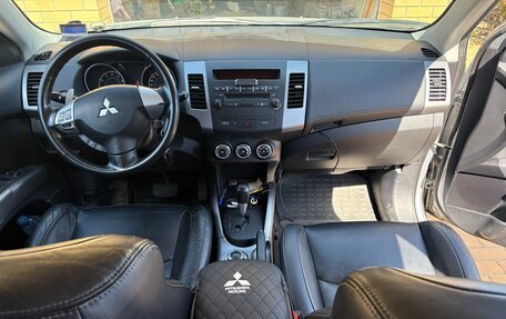 Mitsubishi Outlander III рестайлинг 3, 2011 год, 1 300 000 рублей, 6 фотография