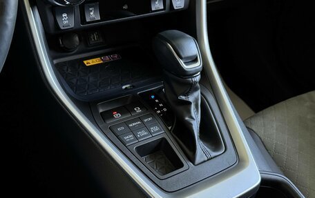 Toyota RAV4, 2025 год, 3 800 000 рублей, 13 фотография