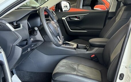 Toyota RAV4, 2025 год, 3 800 000 рублей, 16 фотография