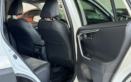 Toyota RAV4, 2025 год, 3 800 000 рублей, 21 фотография