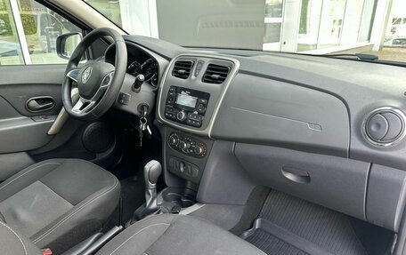 Renault Logan II, 2022 год, 1 299 000 рублей, 7 фотография