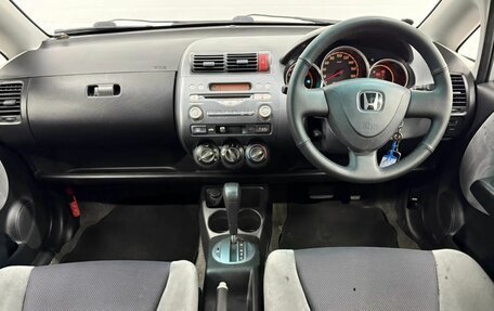 Honda Fit III, 2002 год, 495 000 рублей, 17 фотография
