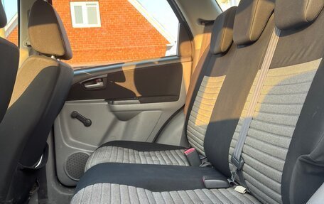 Suzuki SX4 II рестайлинг, 2010 год, 800 000 рублей, 19 фотография