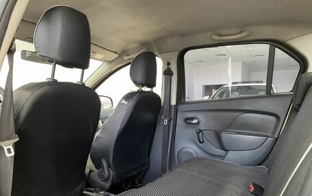 Renault Logan II, 2018 год, 659 900 рублей, 17 фотография