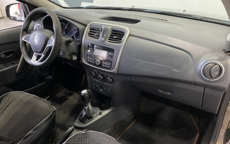 Renault Logan II, 2018 год, 659 900 рублей, 19 фотография