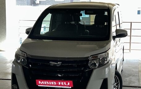 Toyota Noah III, 2016 год, 2 000 000 рублей, 2 фотография
