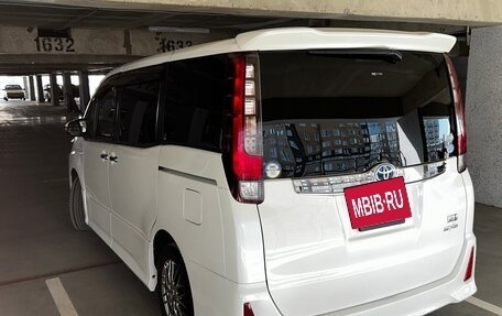 Toyota Noah III, 2016 год, 2 000 000 рублей, 6 фотография
