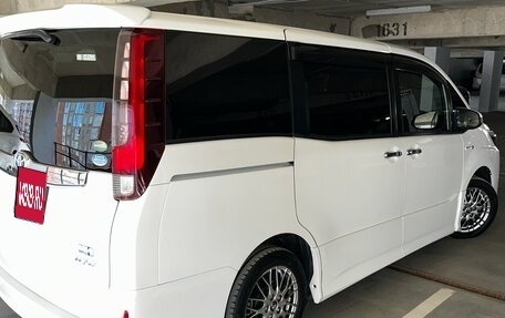 Toyota Noah III, 2016 год, 2 000 000 рублей, 8 фотография