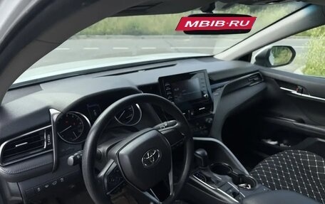 Toyota Camry, 2021 год, 2 450 000 рублей, 6 фотография
