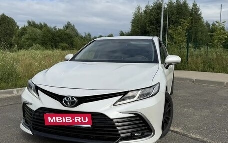 Toyota Camry, 2021 год, 2 450 000 рублей, 3 фотография