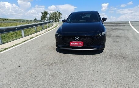 Mazda 3, 2021 год, 1 680 000 рублей, 2 фотография