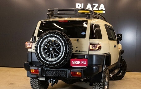 Toyota FJ Cruiser, 2018 год, 4 890 000 рублей, 3 фотография