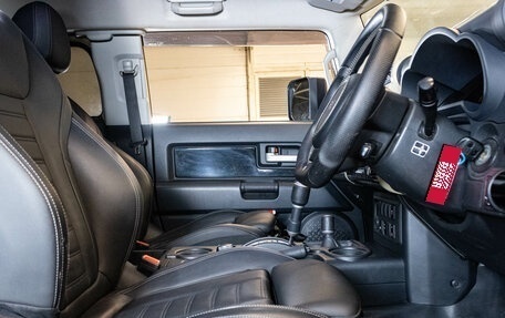 Toyota FJ Cruiser, 2018 год, 4 890 000 рублей, 20 фотография