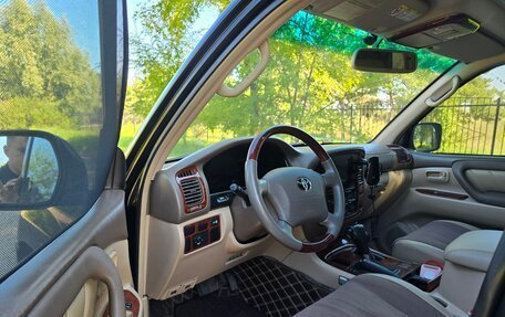 Toyota Land Cruiser 100 рестайлинг 2, 2002 год, 1 690 000 рублей, 18 фотография