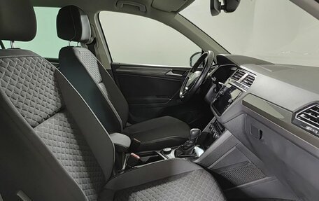 Volkswagen Tiguan II, 2018 год, 2 650 000 рублей, 13 фотография