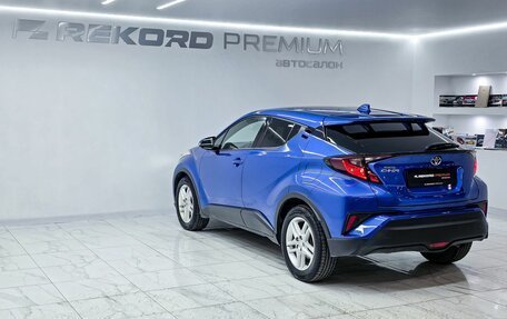 Toyota C-HR I рестайлинг, 2020 год, 3 190 000 рублей, 5 фотография