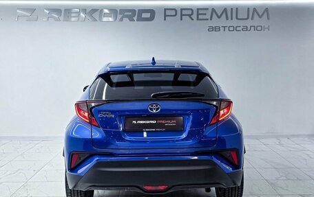 Toyota C-HR I рестайлинг, 2020 год, 3 190 000 рублей, 12 фотография